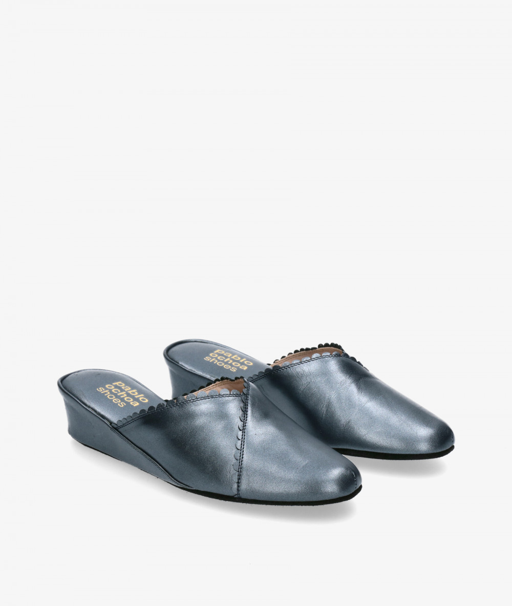 Give your feet a break in these cosy jeans metallic soft slippers Give your feet a break in these cosy jeans metallic soft slippers