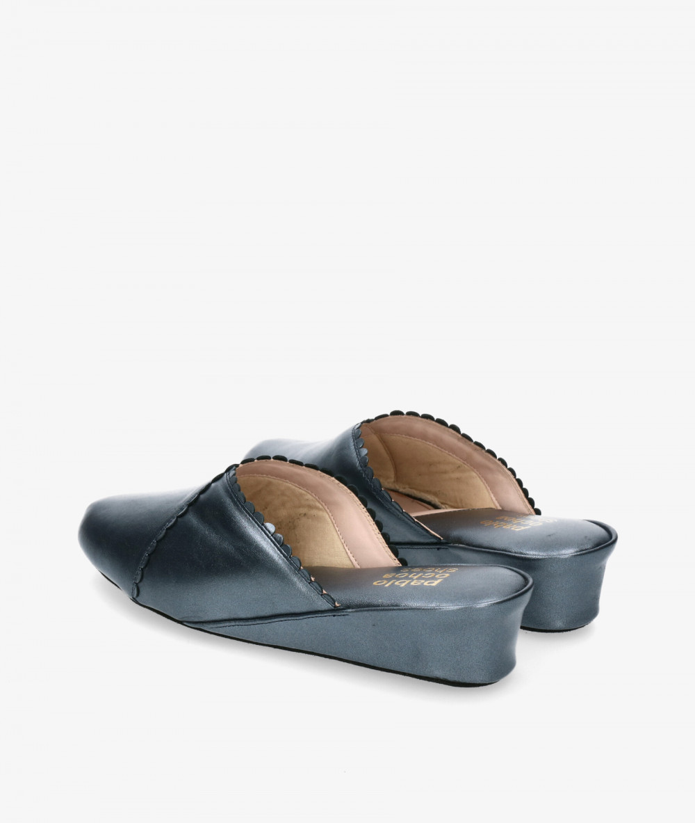 Give your feet a break in these cosy jeans metallic soft slippers Give your feet a break in these cosy jeans metallic soft slippers
