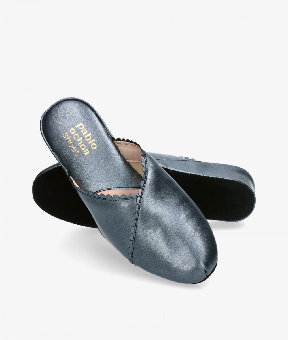 Give your feet a break in these cosy jeans metallic soft slippers Give your feet a break in these cosy jeans metallic soft slippers
