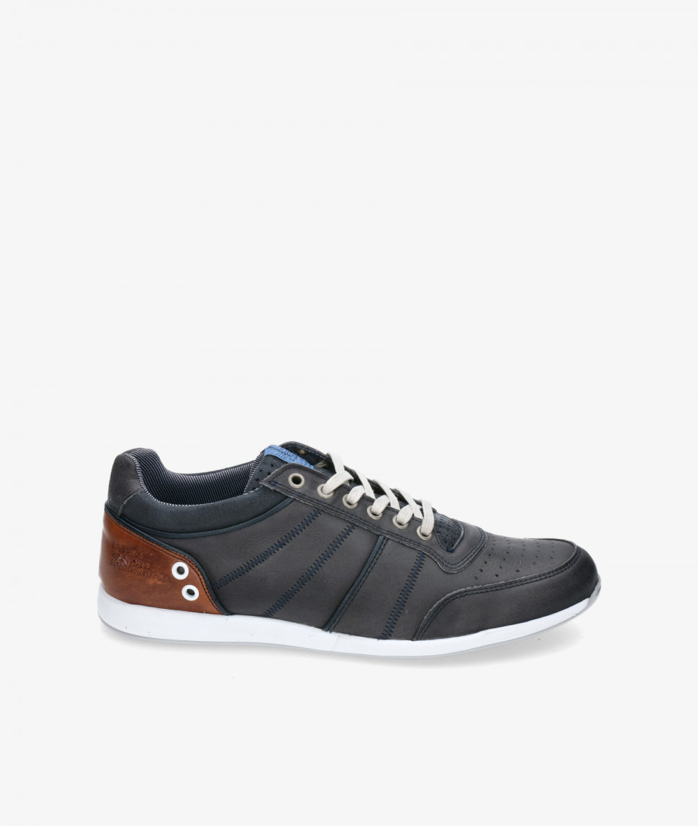 Deportivos Bullboxer  132-K2-37684 en negro Deportivos Bullboxer  132-K2-37684 en negro