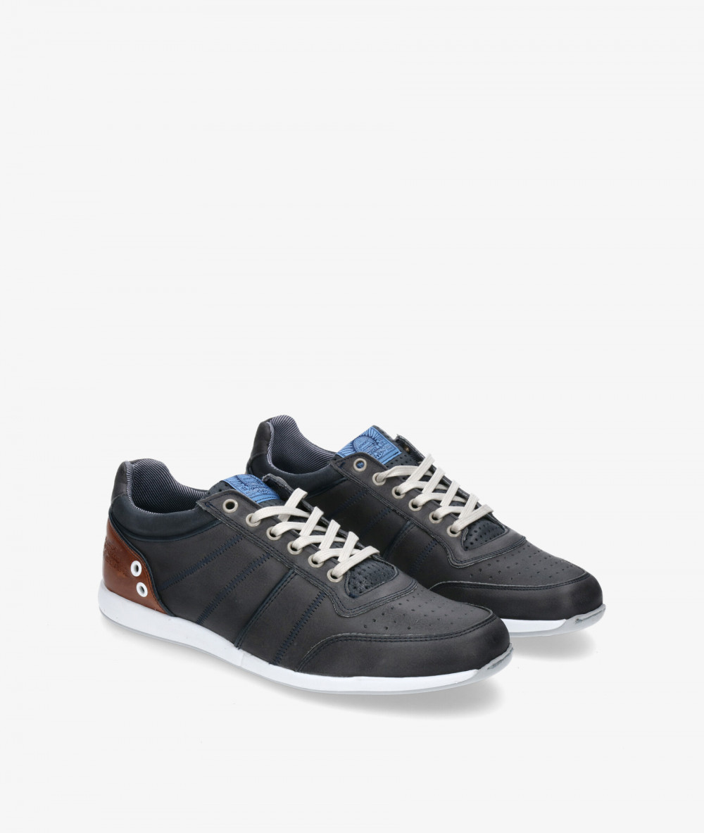 Deportivos Bullboxer  132-K2-37684 en negro Deportivos Bullboxer  132-K2-37684 en negro