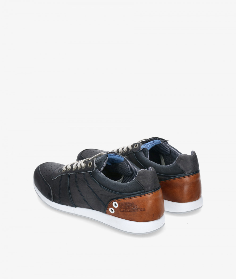 Deportivos Bullboxer  132-K2-37684 en negro Deportivos Bullboxer  132-K2-37684 en negro
