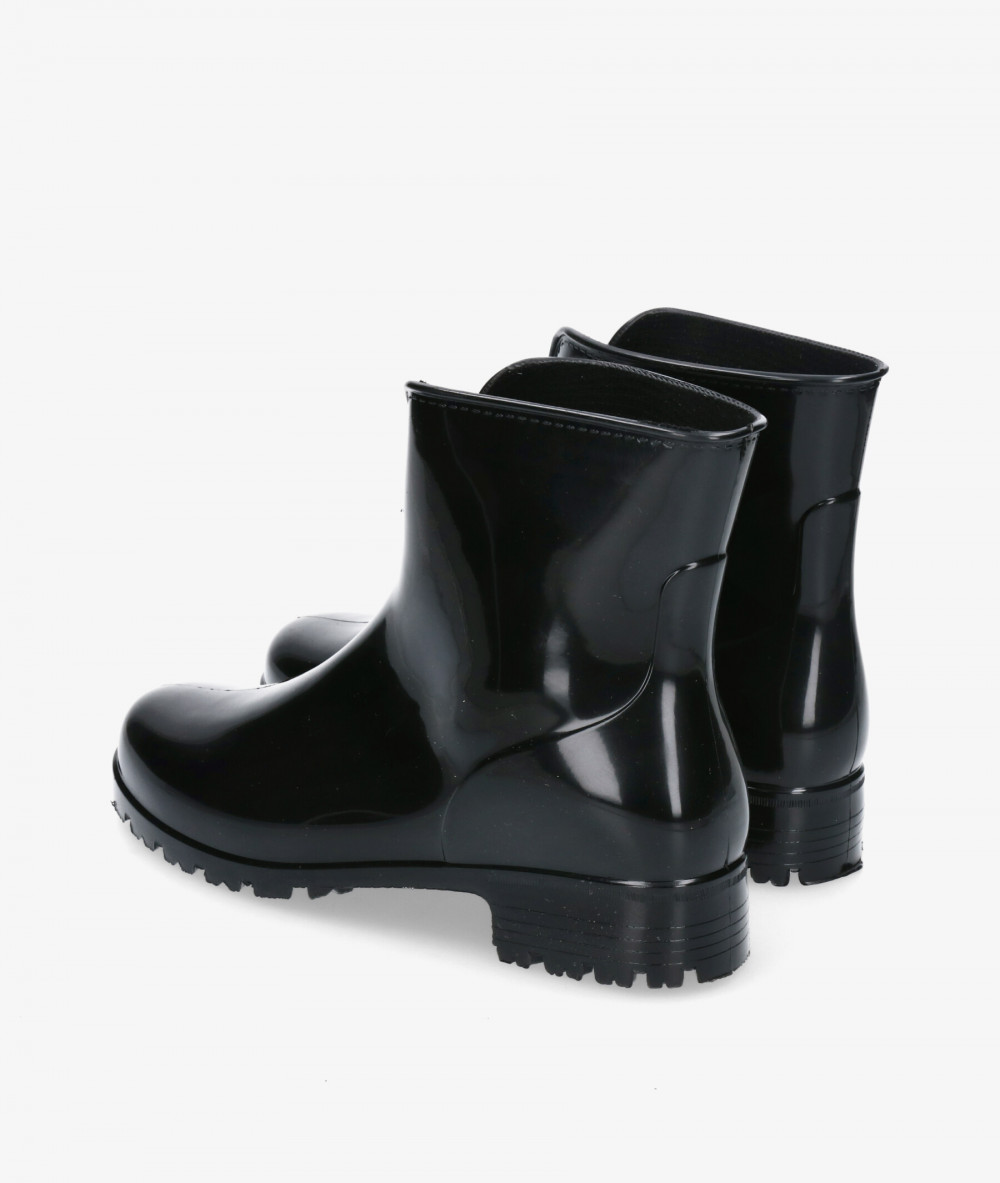 Botines Traveris PAOLA TR en negro