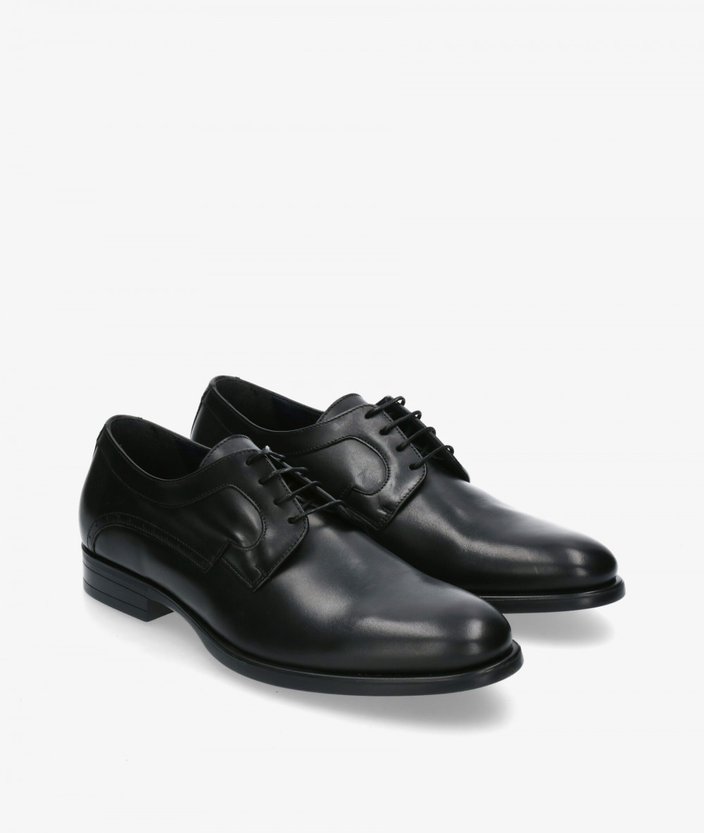 Zapatos de vestir Kénnebec S-020 en negro Zapatos de vestir Kénnebec S-020 en negro