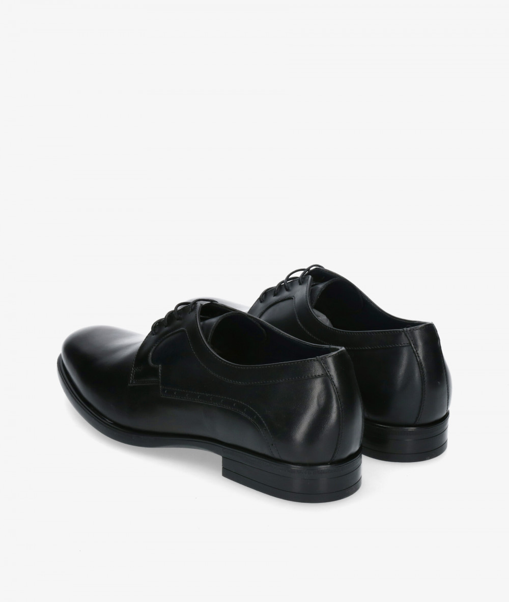 Zapatos de vestir Kénnebec S-020 en negro Zapatos de vestir Kénnebec S-020 en negro