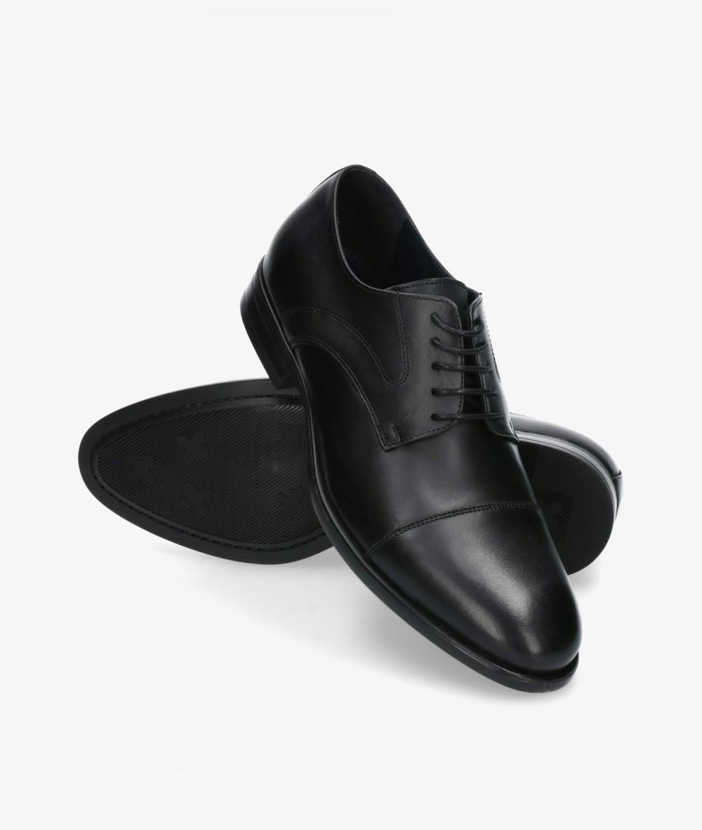 Zapatos de vestir Kénnebec S-016 en negro Zapatos de vestir Kénnebec S-016 en negro