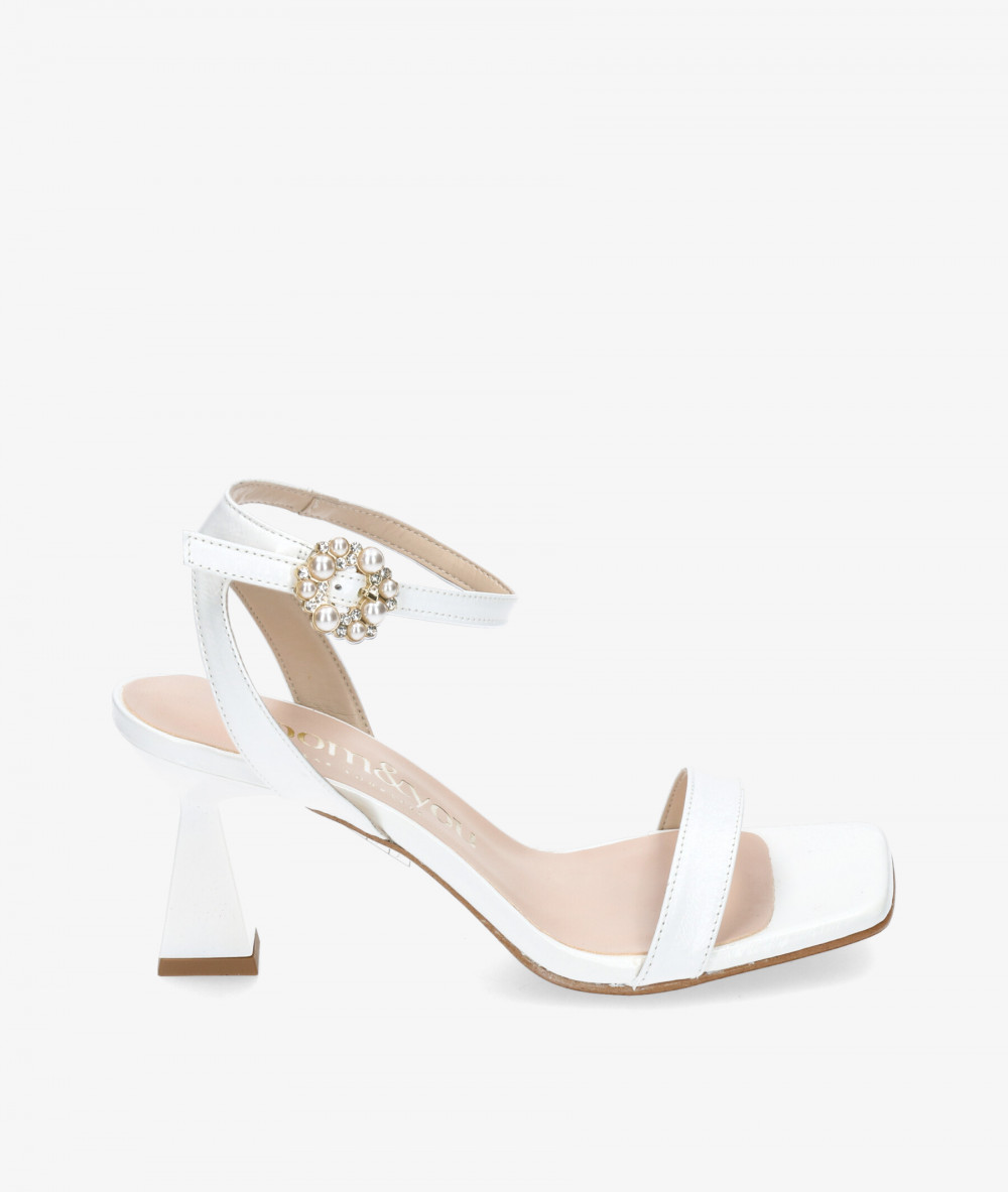 Sandalias bloom&you PETALO en charol hueso Sandalias bloom&you PETALO en charol hueso