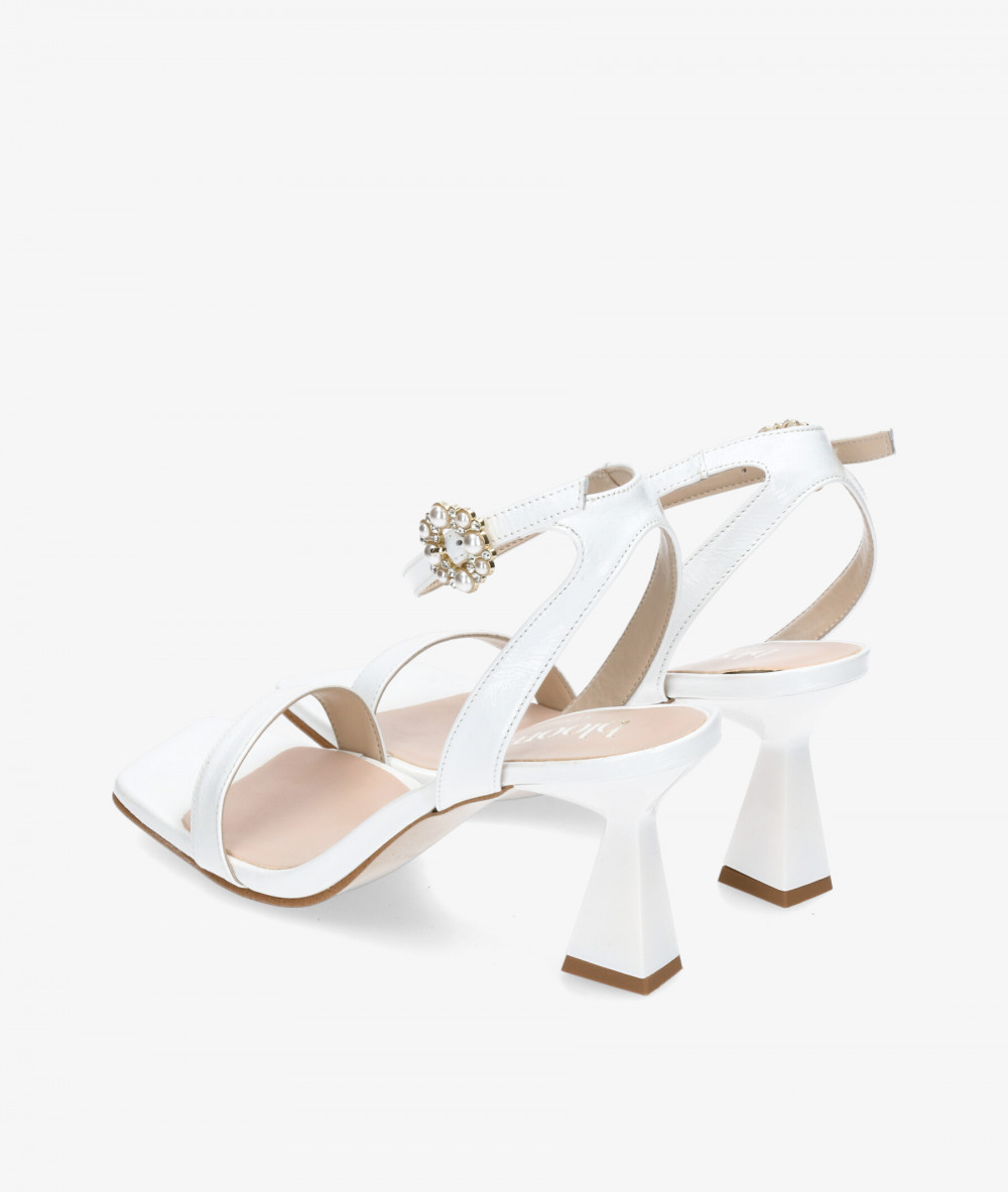 Sandalias bloom&you PETALO en charol hueso Sandalias bloom&you PETALO en charol hueso