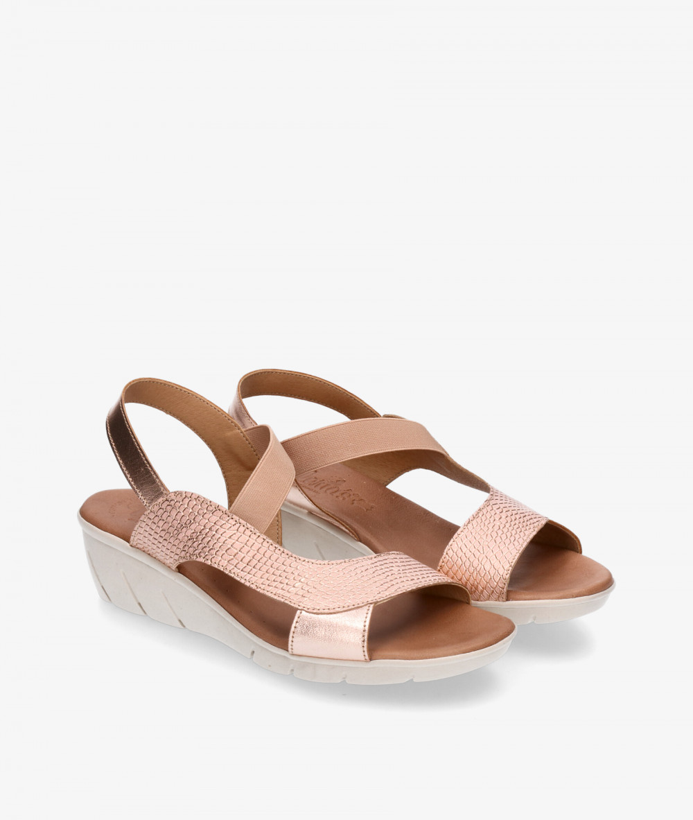 Sandalias Valeria´s 8001 en nude metalizado Sandalias Valeria´s 8001 en nude metalizado