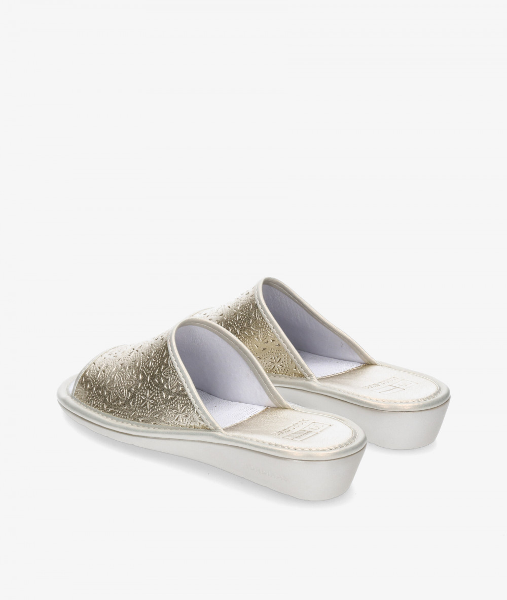 Zapatillas de casa Nordikas  1913/8 en platino Zapatillas de casa Nordikas  1913/8 en platino