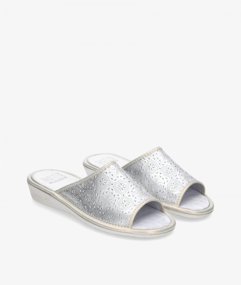 Zapatillas de casa Nordikas  1913/8 en plata Zapatillas de casa Nordikas  1913/8 en plata
