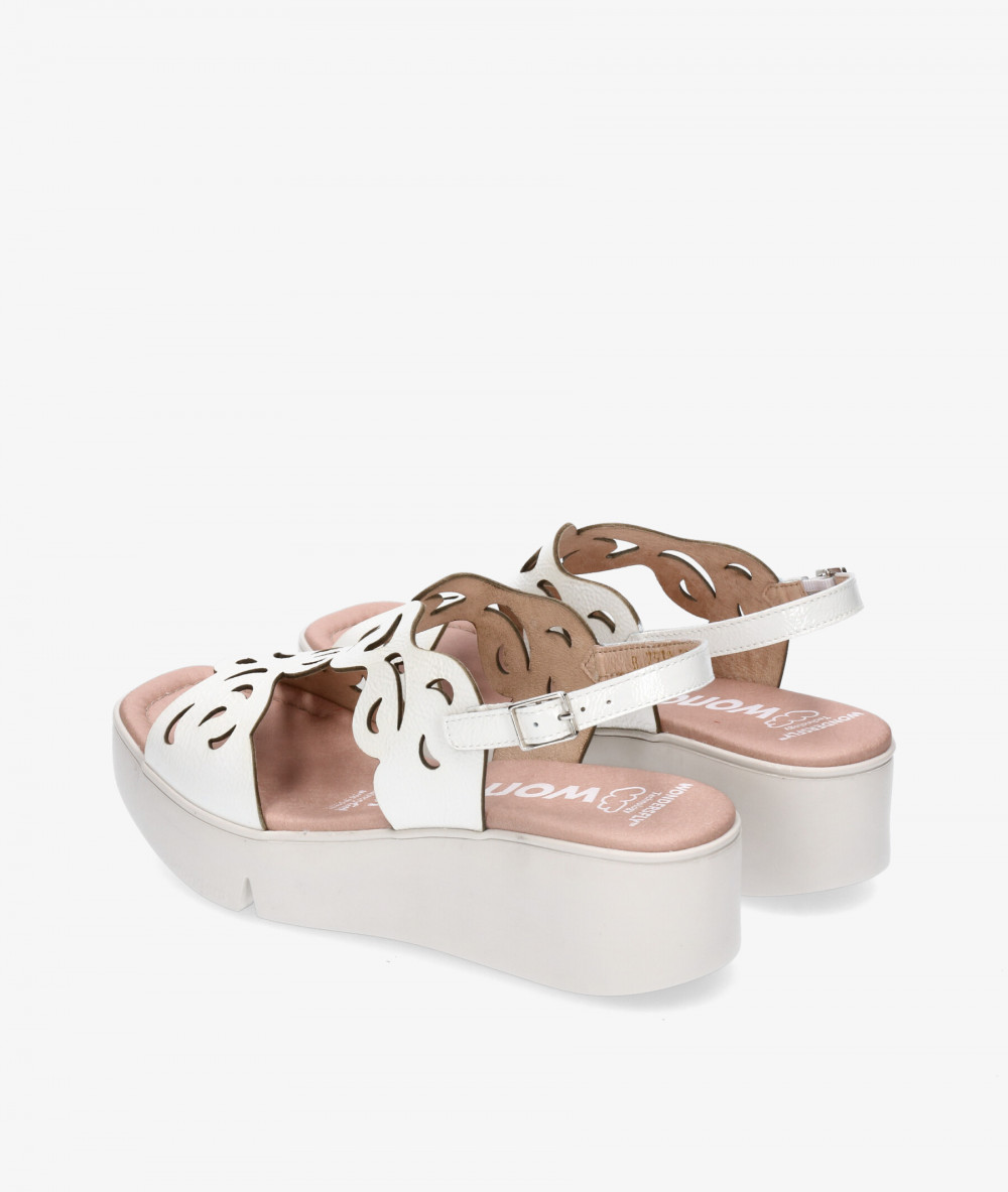 Sandalias Wonders B-7930 en charol hueso Sandalias Wonders B-7930 en charol hueso