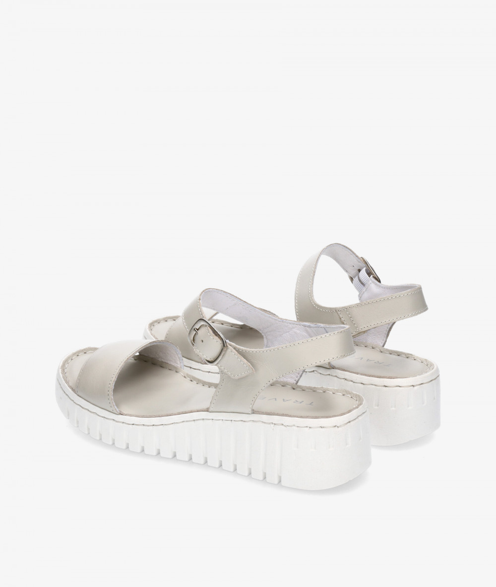 Sandalias Traveris 8215441 en hueso