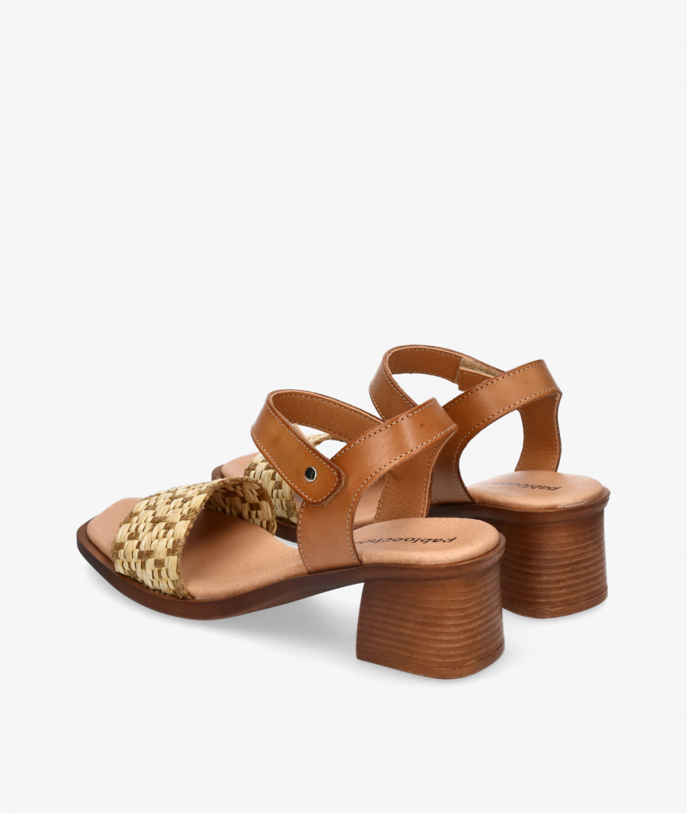Sandalias pabloochoa.shoes 1900 en beige Sandalias pabloochoa.shoes 1900 en beige
