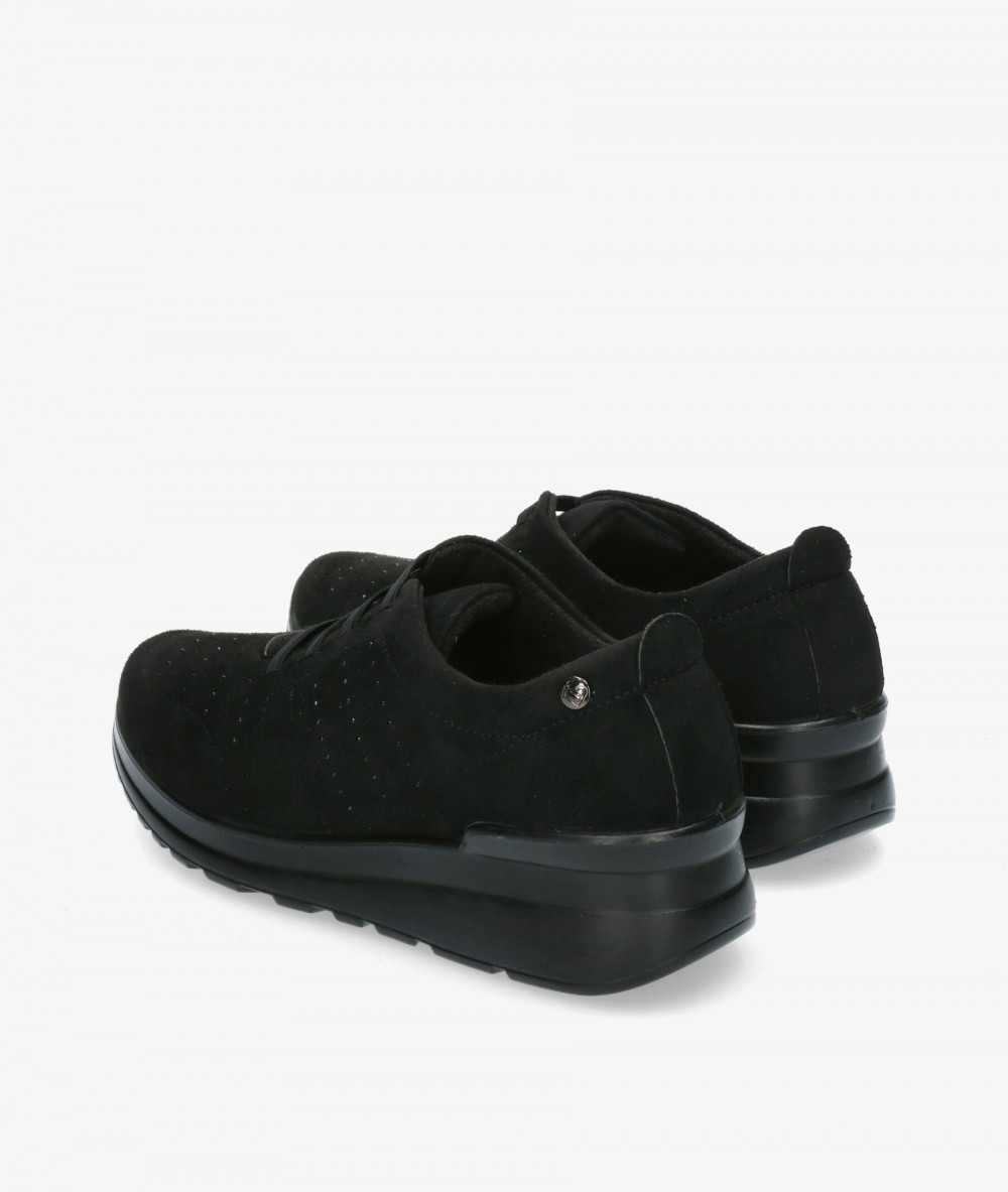 Zapatos confort Amarpies 22327 en negro Zapatos confort Amarpies 22327 en negro