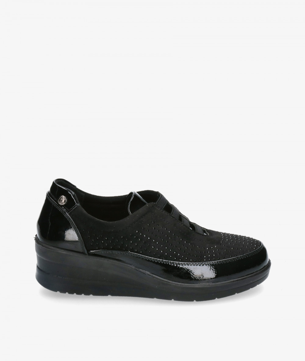Zapatos confort Amarpies 25360 en negro Zapatos confort Amarpies 25360 en negro