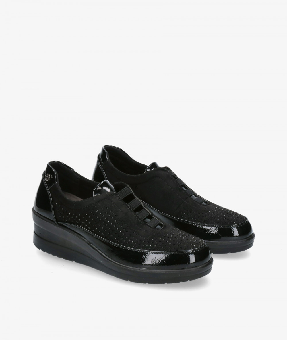 Zapatos confort Amarpies 25360 en negro Zapatos confort Amarpies 25360 en negro