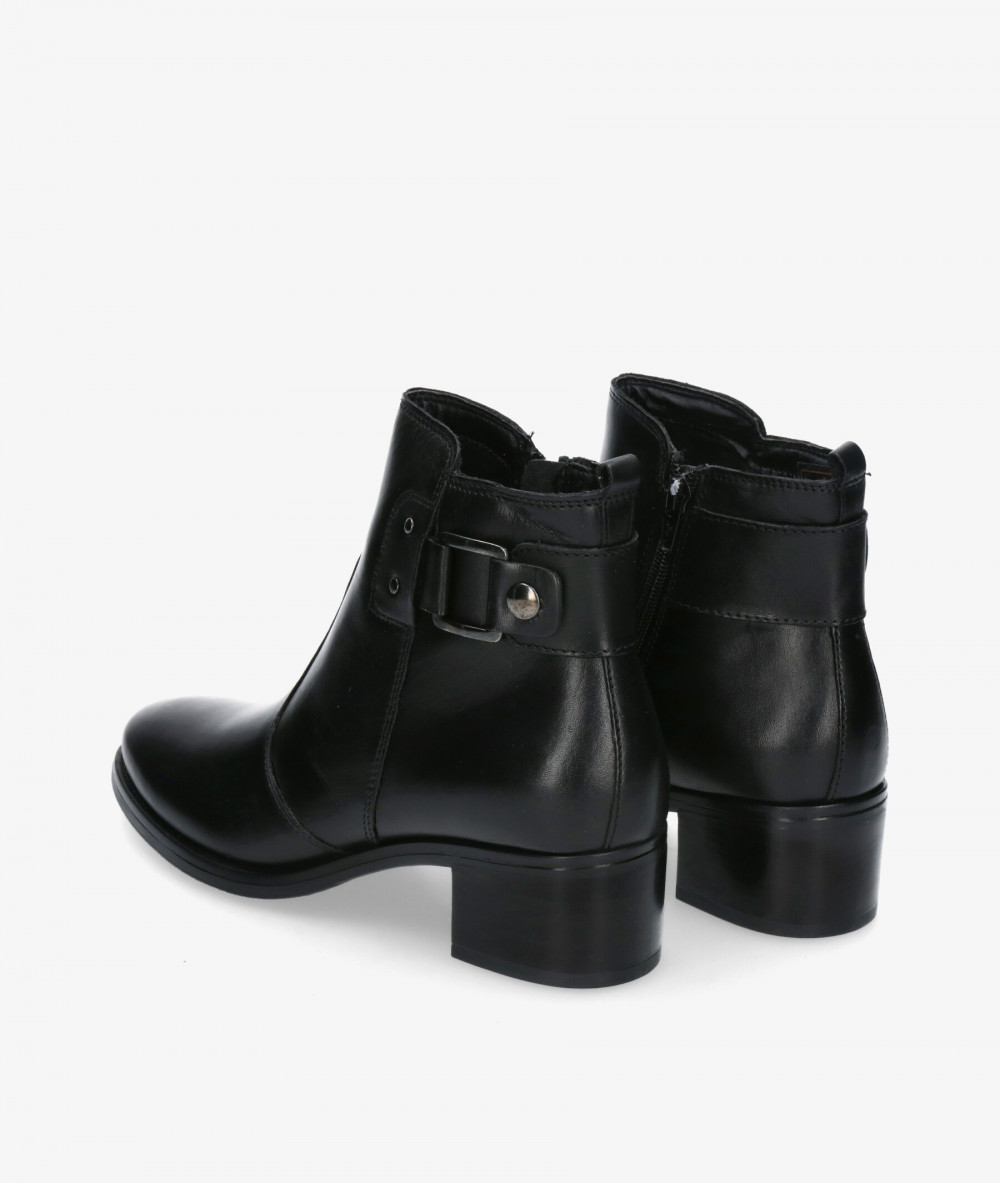 Botines Traveris LOR6-5131 en negro