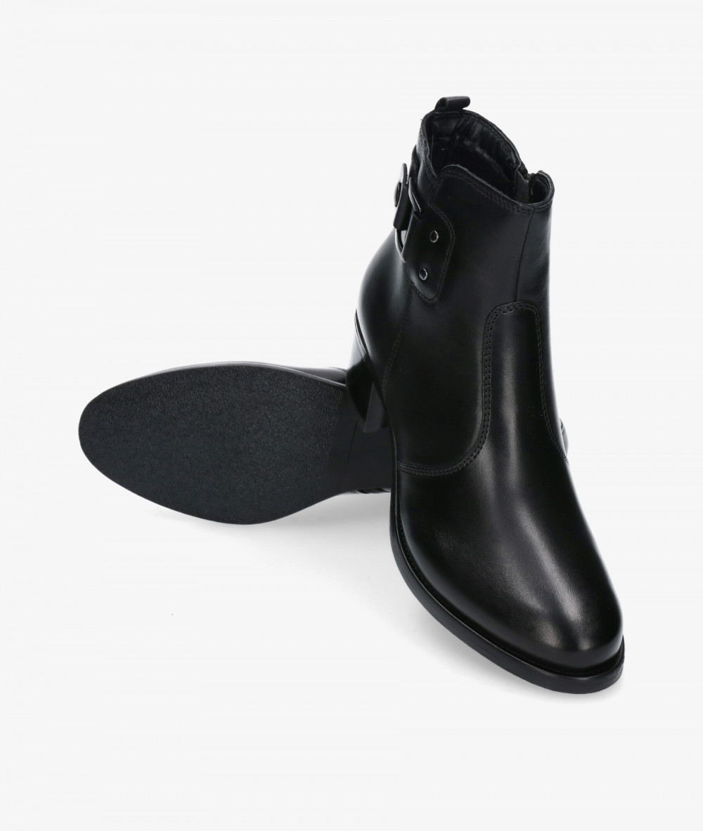 Botines Traveris LOR6-5131 en negro