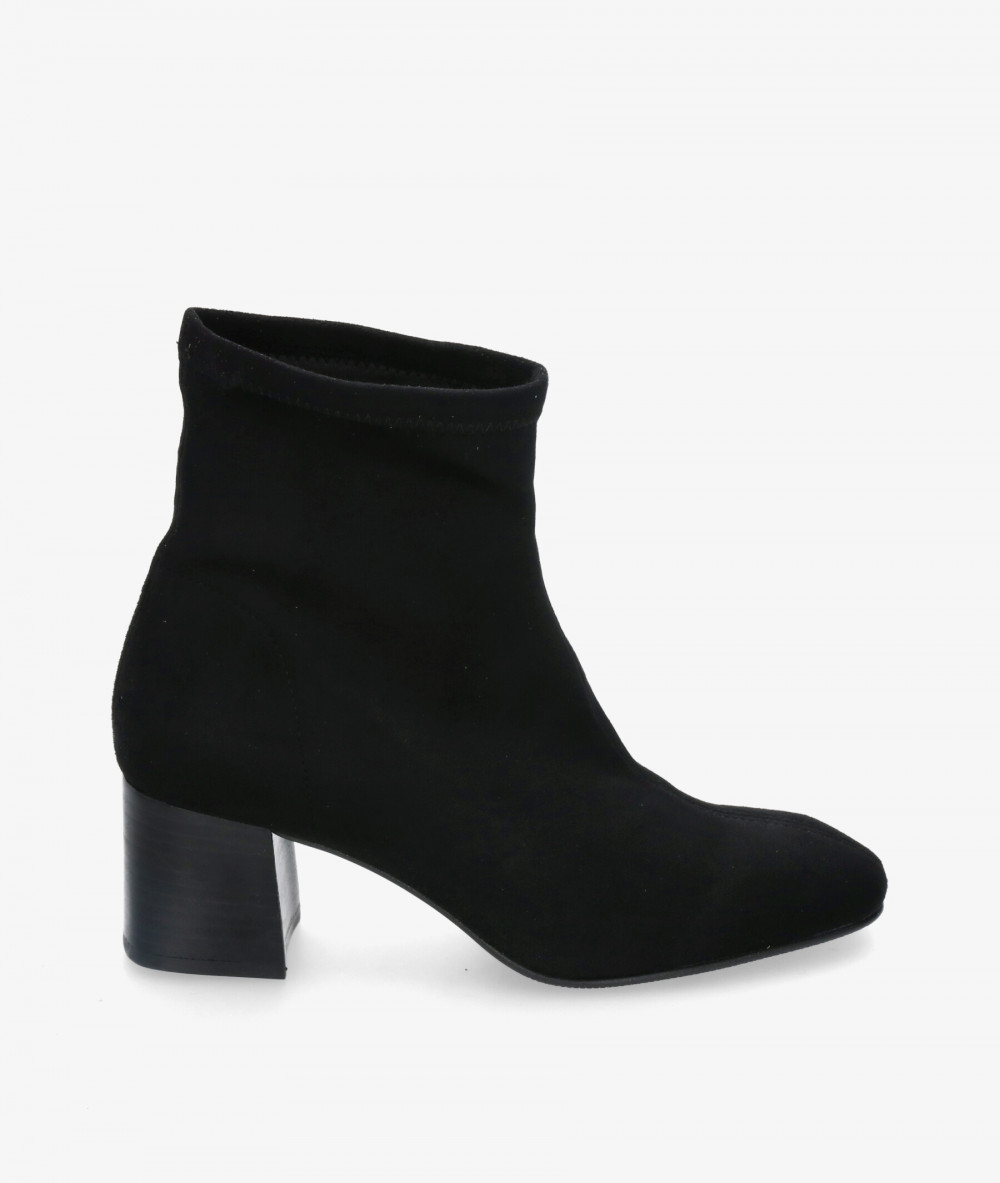 Botines pabloochoa.shoes  77352 en negro Botines pabloochoa.shoes  77352 en negro