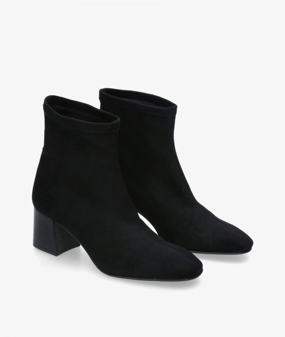 Botines pabloochoa.shoes  77352 en negro Botines pabloochoa.shoes  77352 en negro