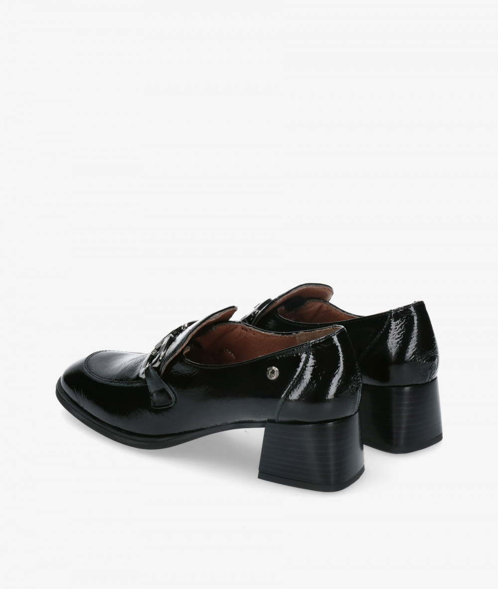 Zapatos de tacón pabloochoa.shoes 4450 en charol negro Zapatos de tacón pabloochoa.shoes 4450 en charol negro