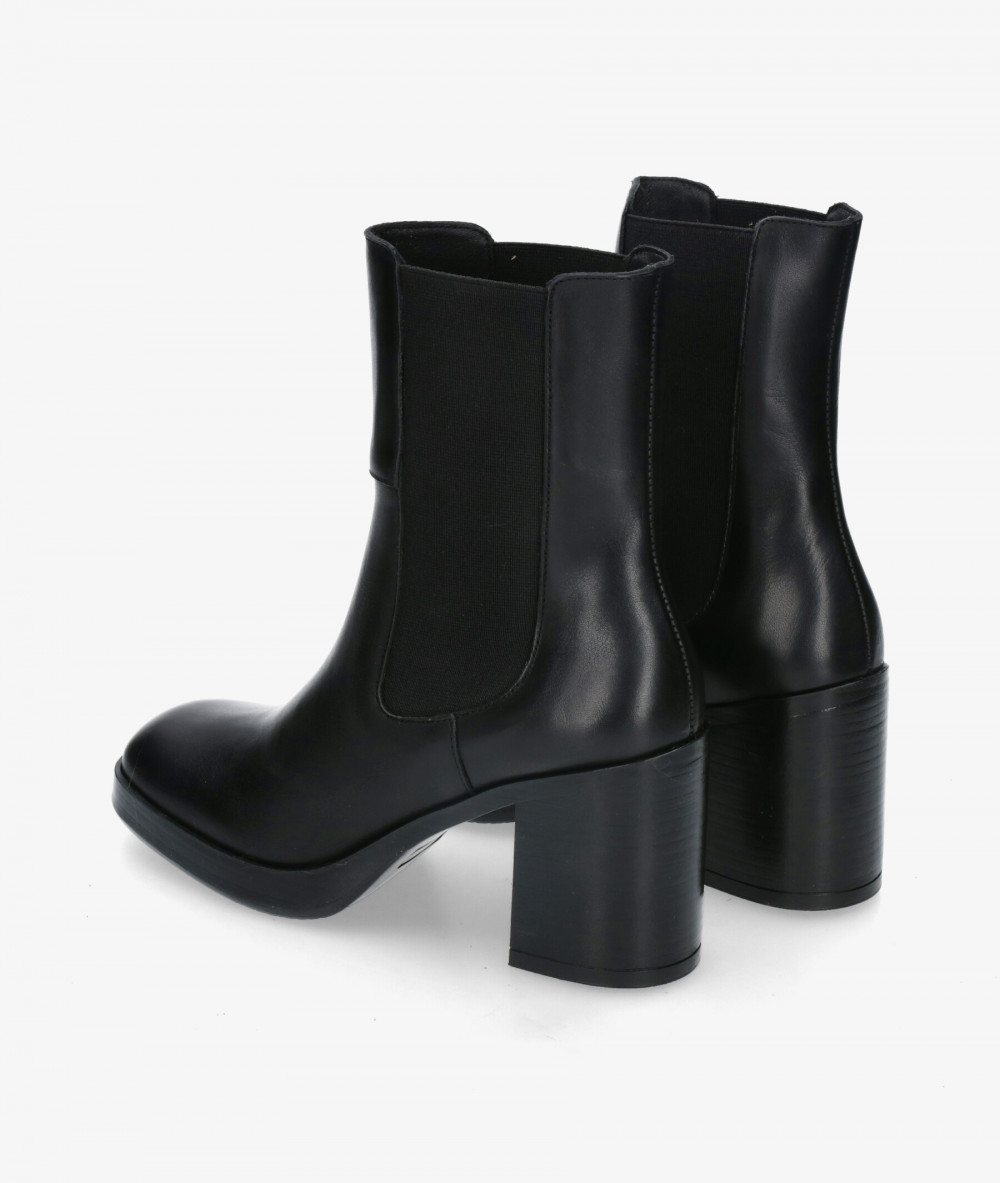 Botines Bryan  6802 en negro Botines Bryan  6802 en negro