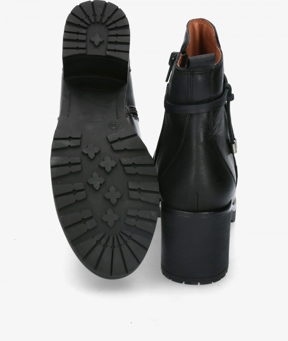 Botines pabloochoa.shoes  40949 en negro Botines pabloochoa.shoes  40949 en negro