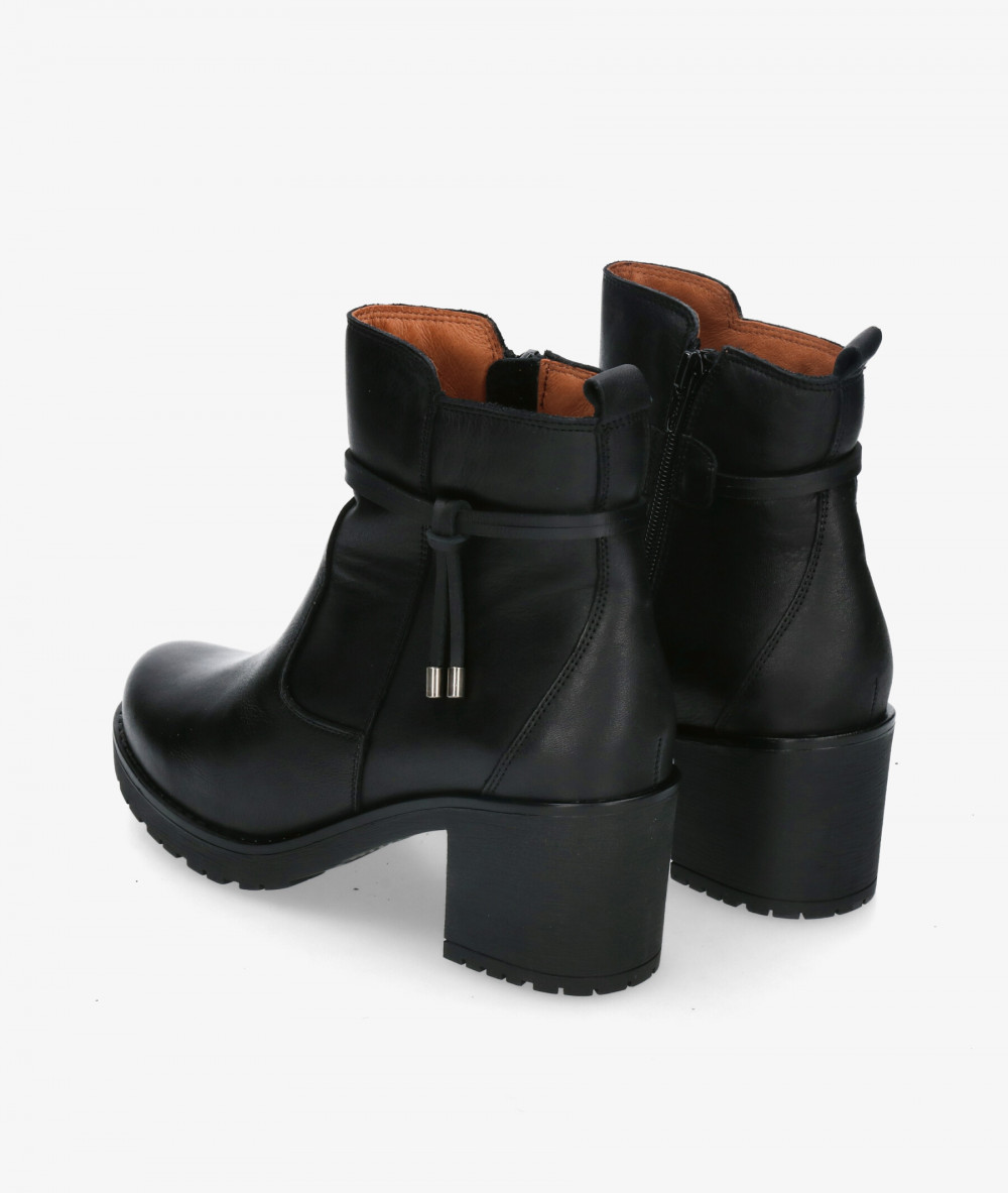 Botines pabloochoa.shoes  40949 en negro Botines pabloochoa.shoes  40949 en negro