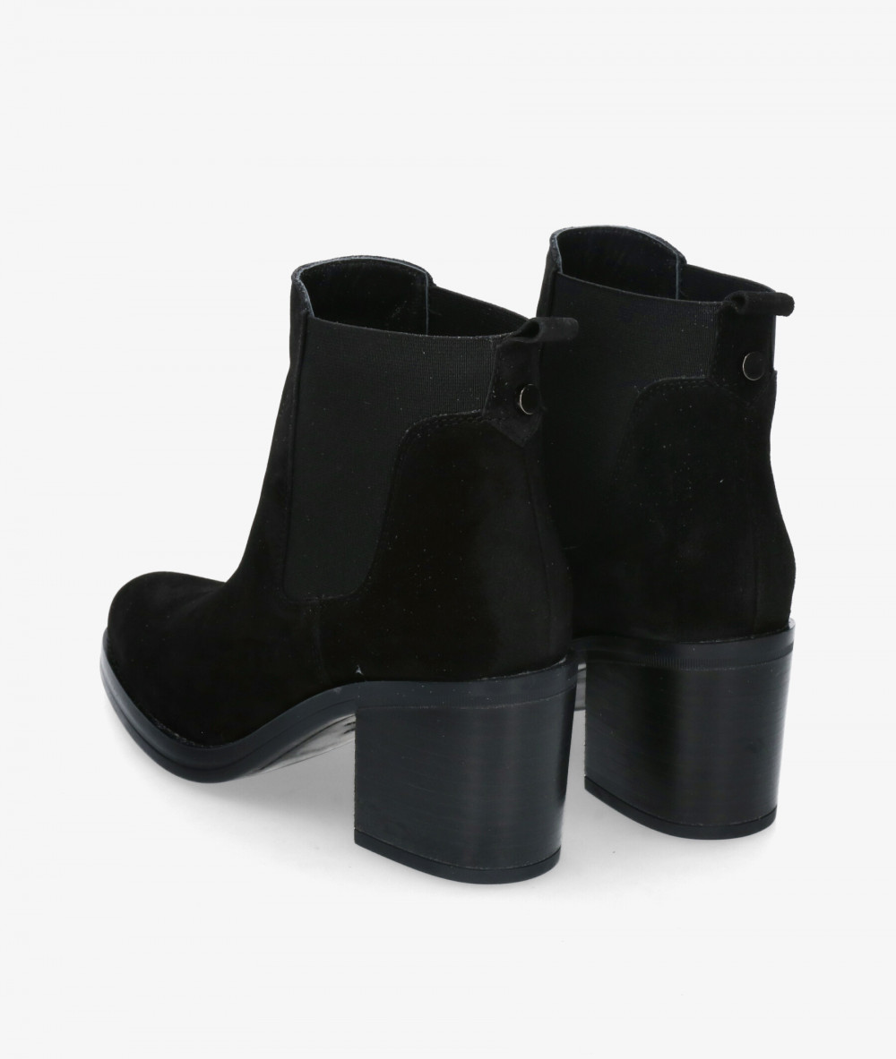 Botines Alpe  2404 en serraje negro Botines Alpe  2404 en serraje negro