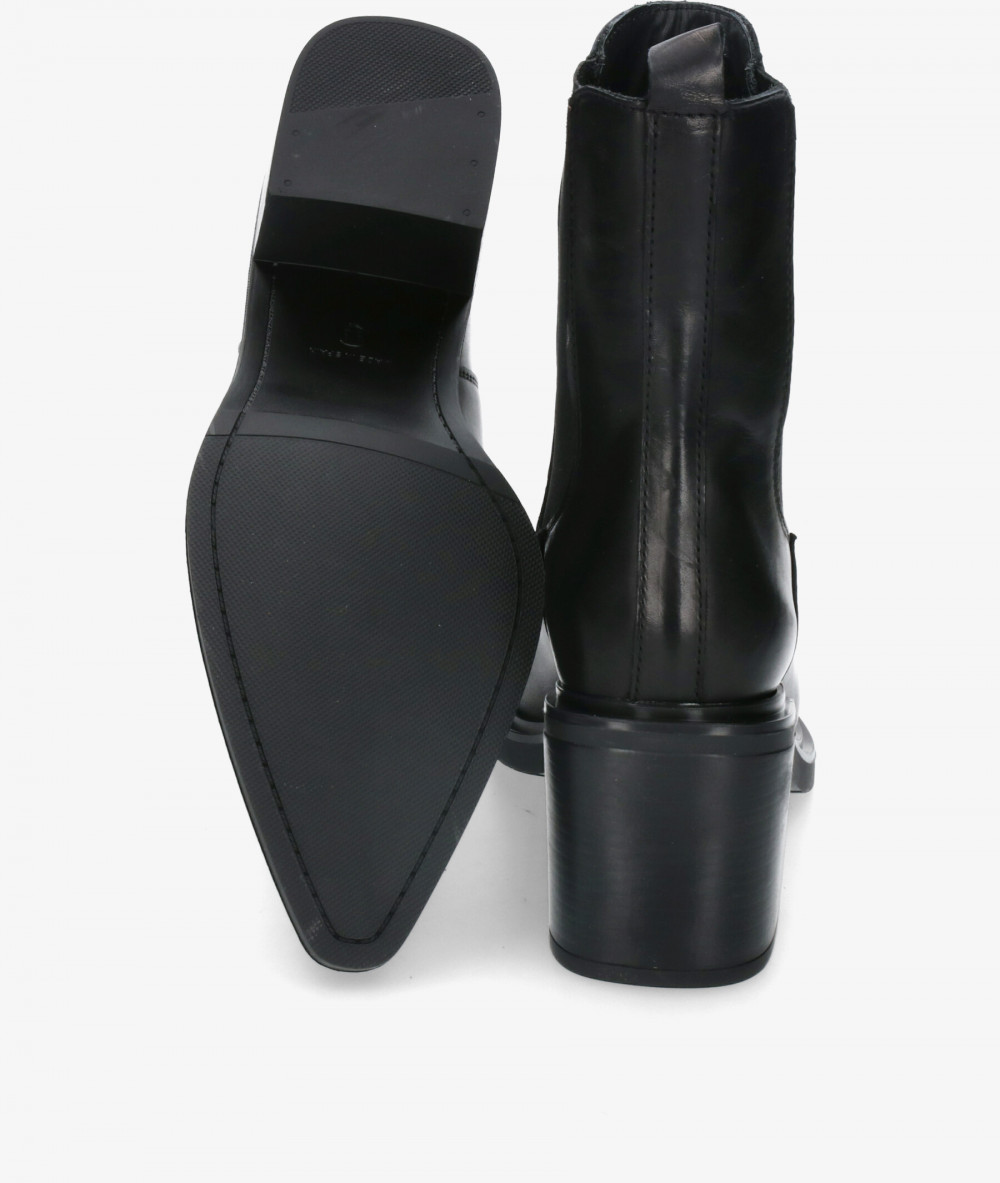 Botines Alpe  2455 en negro Botines Alpe  2455 en negro