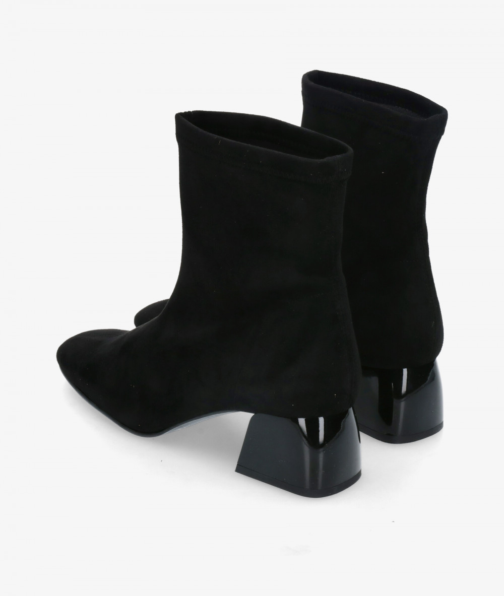 Methacrylate heel stretch deals ankle boots
