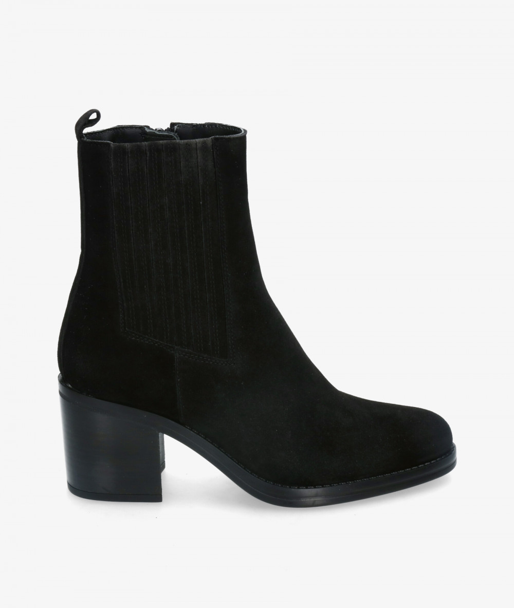 Botines Alpe  2403 en serraje negro Botines Alpe  2403 en serraje negro