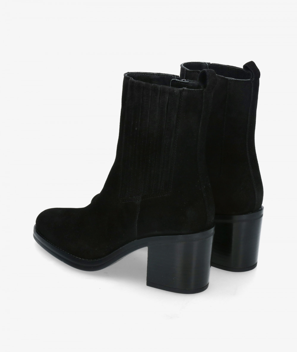 Botines Alpe  2403 en serraje negro Botines Alpe  2403 en serraje negro