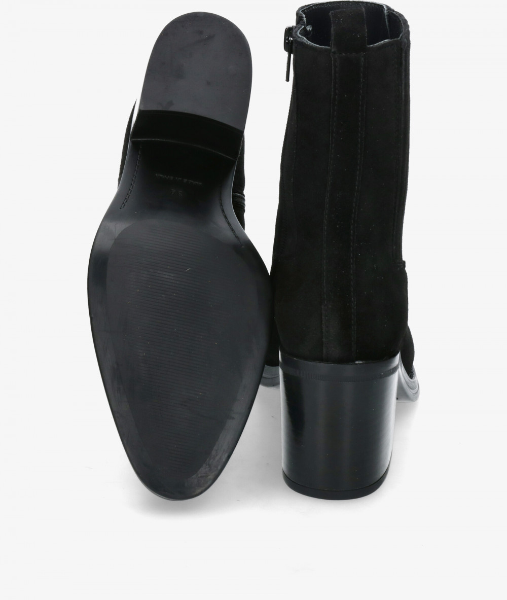 Botines Alpe  2403 en serraje negro Botines Alpe  2403 en serraje negro