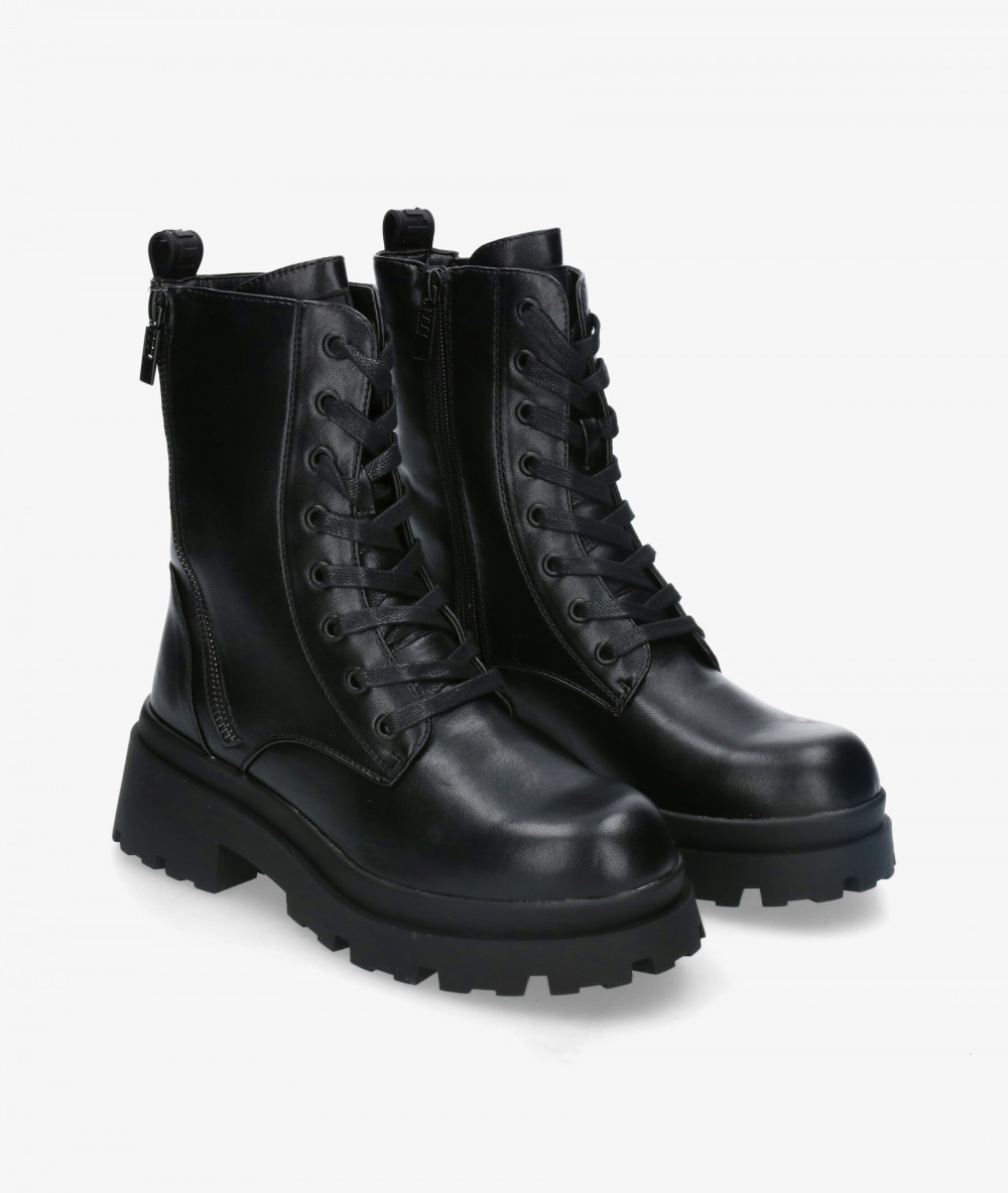 Botines Mustang  53261 en negro Botines Mustang  53261 en negro