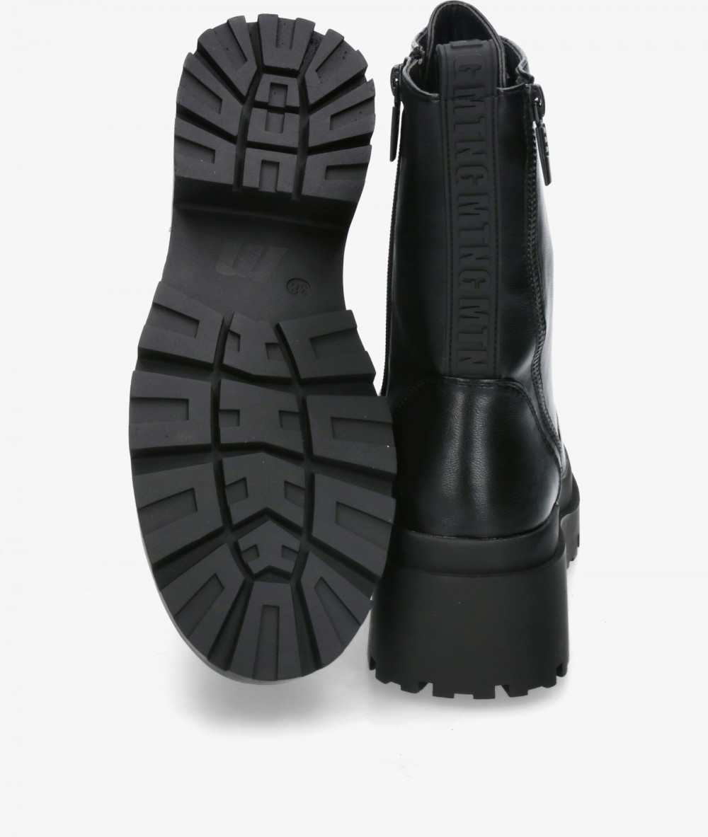 Botines Mustang  53261 en negro Botines Mustang  53261 en negro