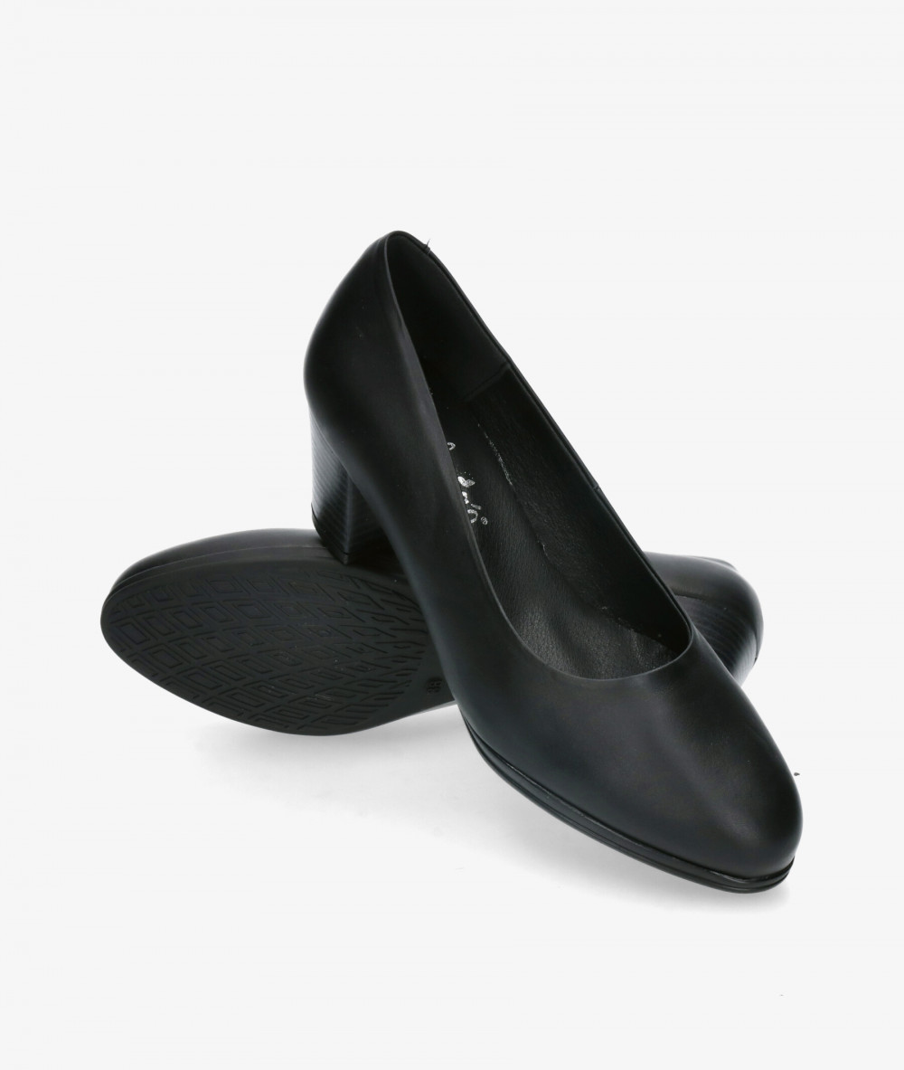 Salones Valeria´s 9600 en negro Salones Valeria´s 9600 en negro