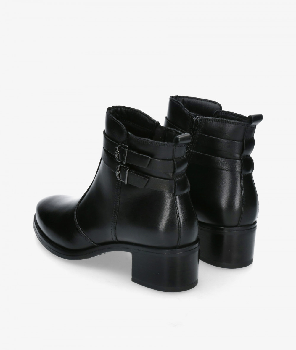 Botines Traveris LOR15-5150 en negro