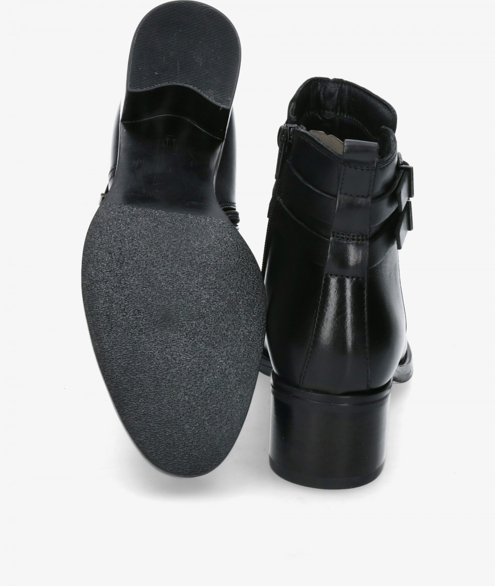 Botines Traveris LOR15-5150 en negro