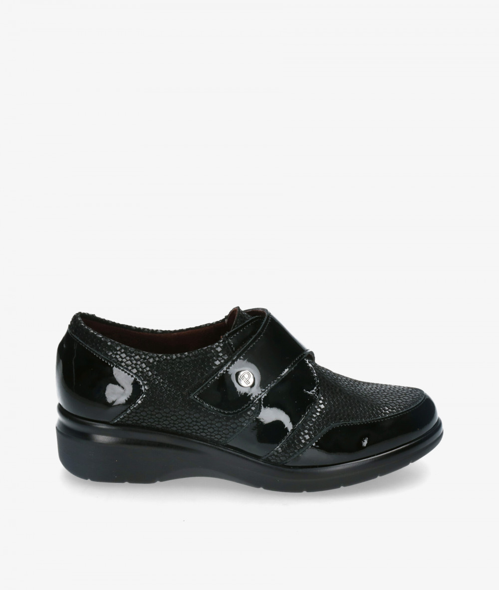 Zapatos confort Pitillos 5311• en charol negro Zapatos confort Pitillos 5311• en charol negro