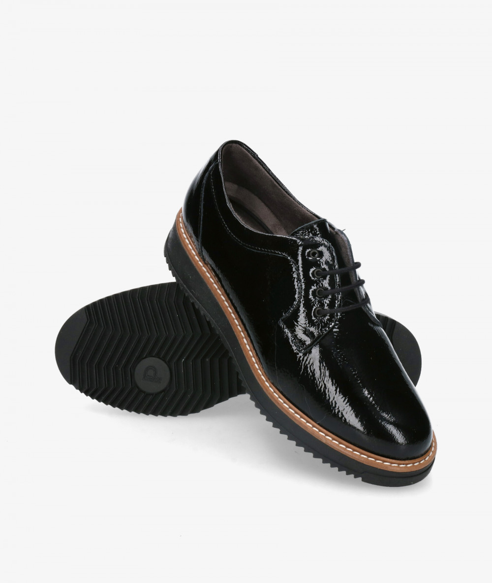 Zapatos inglés Pitillos 5393 en charol negro Zapatos inglés Pitillos 5393 en charol negro