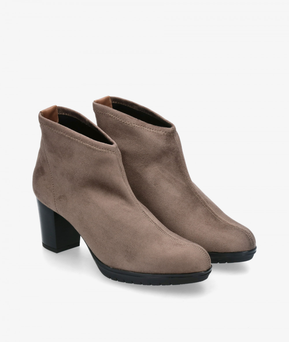 Botines pabloochoa.shoes  5082 en taupe Botines pabloochoa.shoes  5082 en taupe