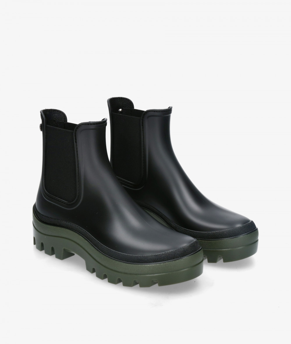 Botines IGOR  W10297 en negro Botines IGOR  W10297 en negro