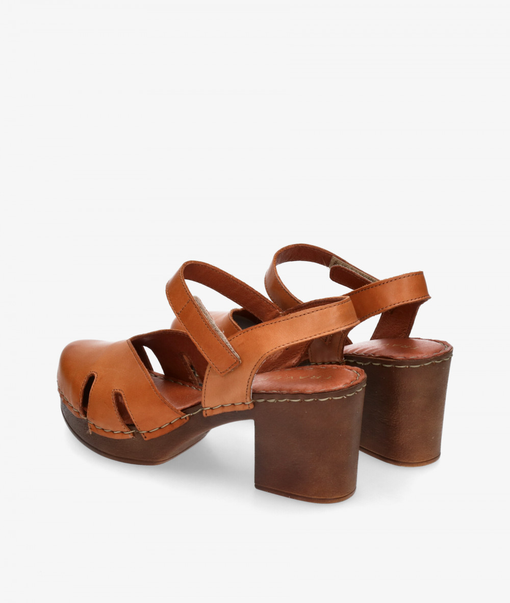 Traveris Wooden sandals 1145370 in leather
