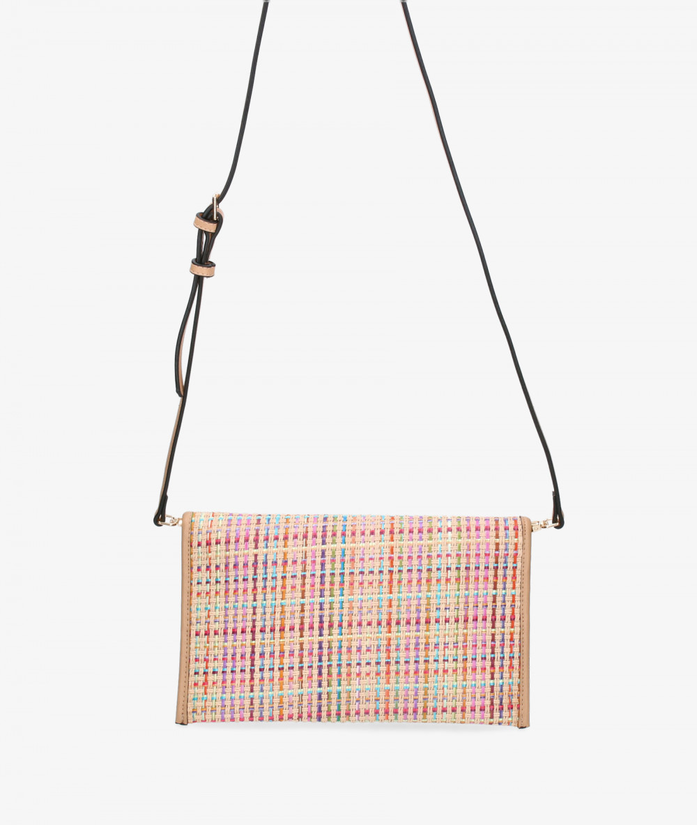 Elevate your look! Our Clutch bag collection a combination of design, quality and comfort for your daily outfits