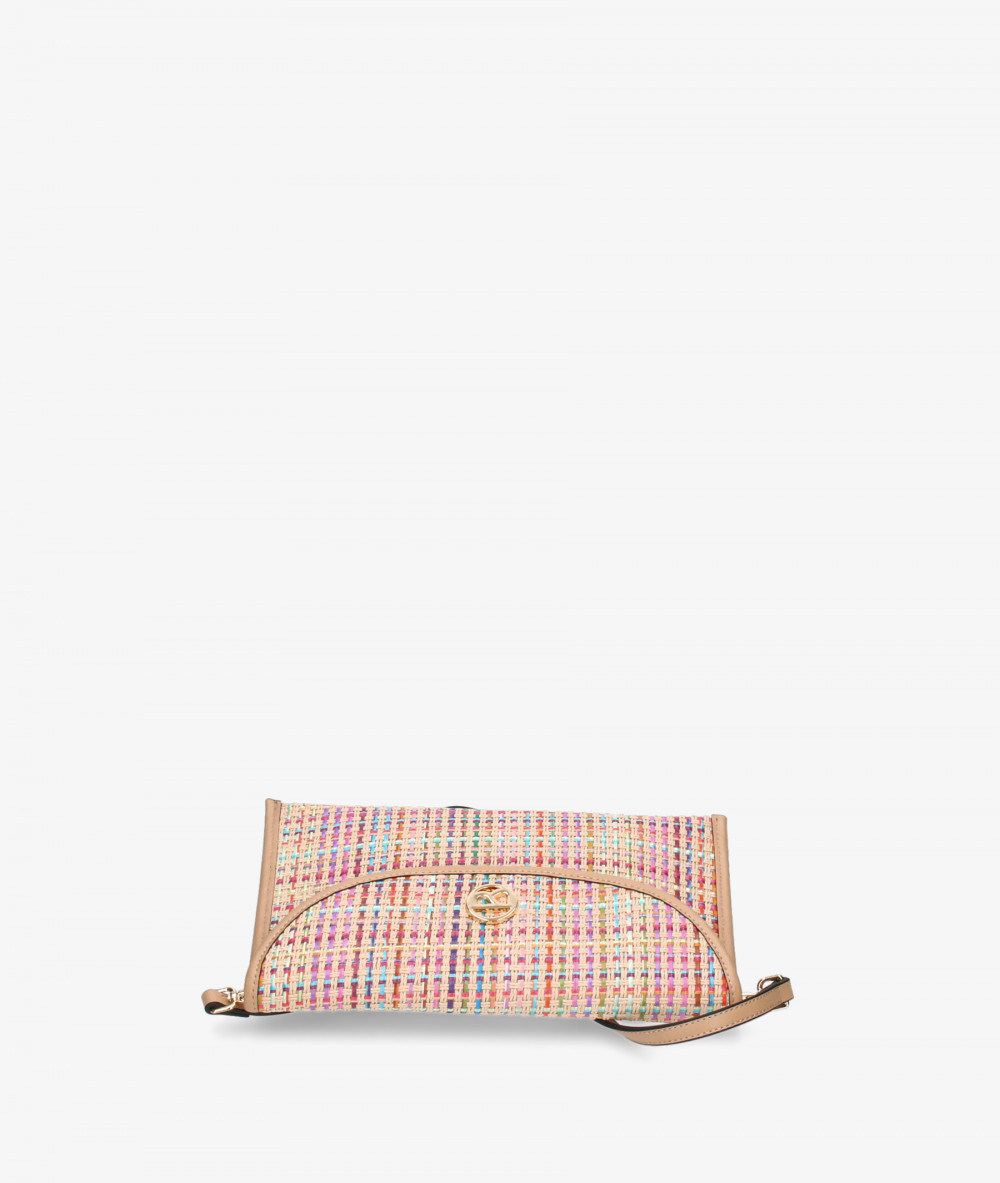 Elevate your look! Our Clutch bag collection a combination of design, quality and comfort for your daily outfits