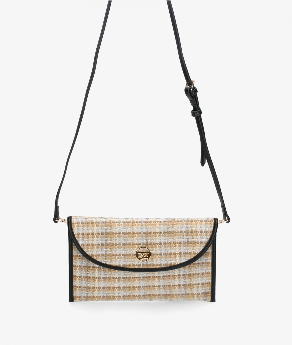 Elevate your look! Our Clutch bag collection a combination of design, quality and comfort for your daily outfits