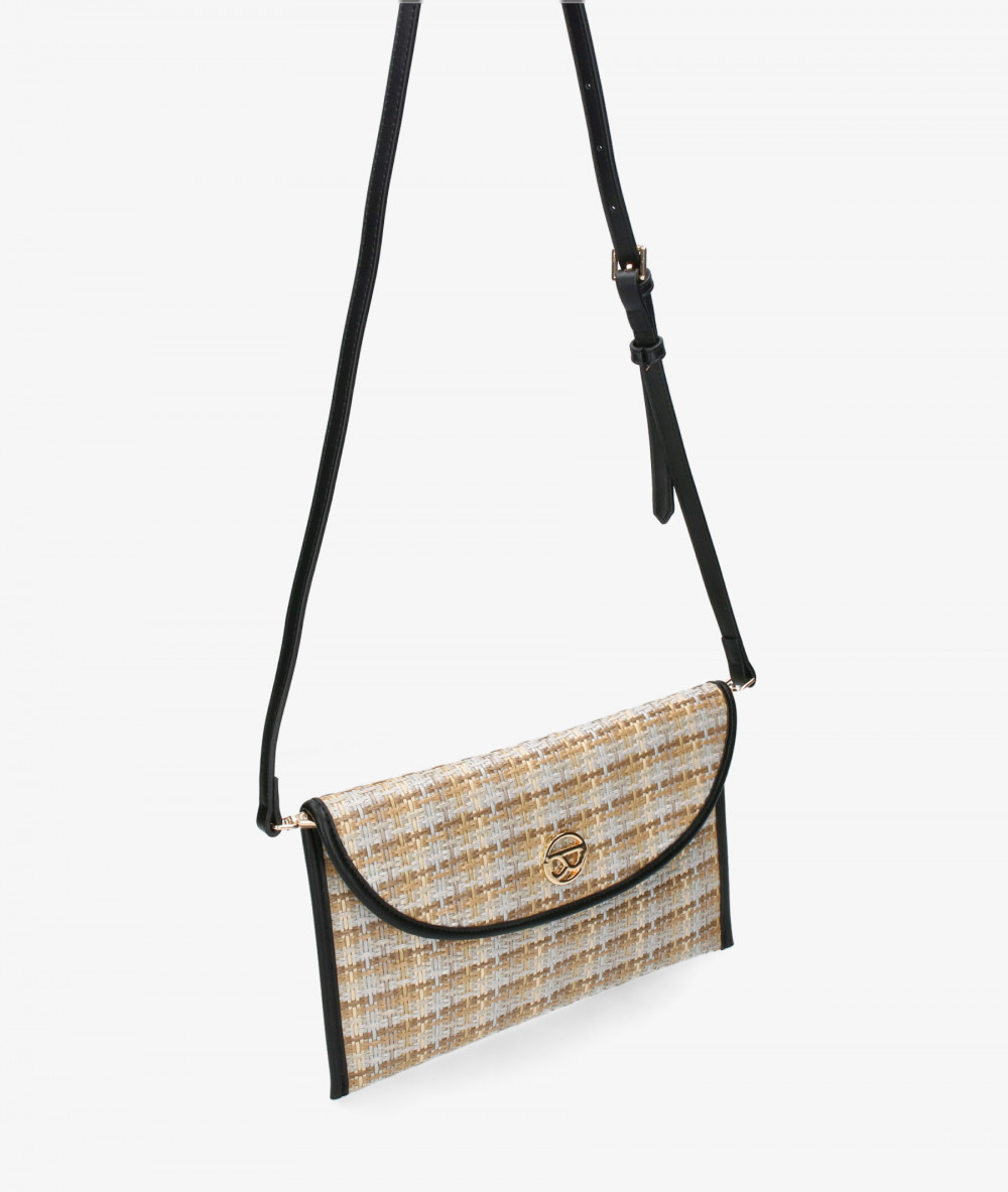 Elevate your look! Our Clutch bag collection a combination of design, quality and comfort for your daily outfits