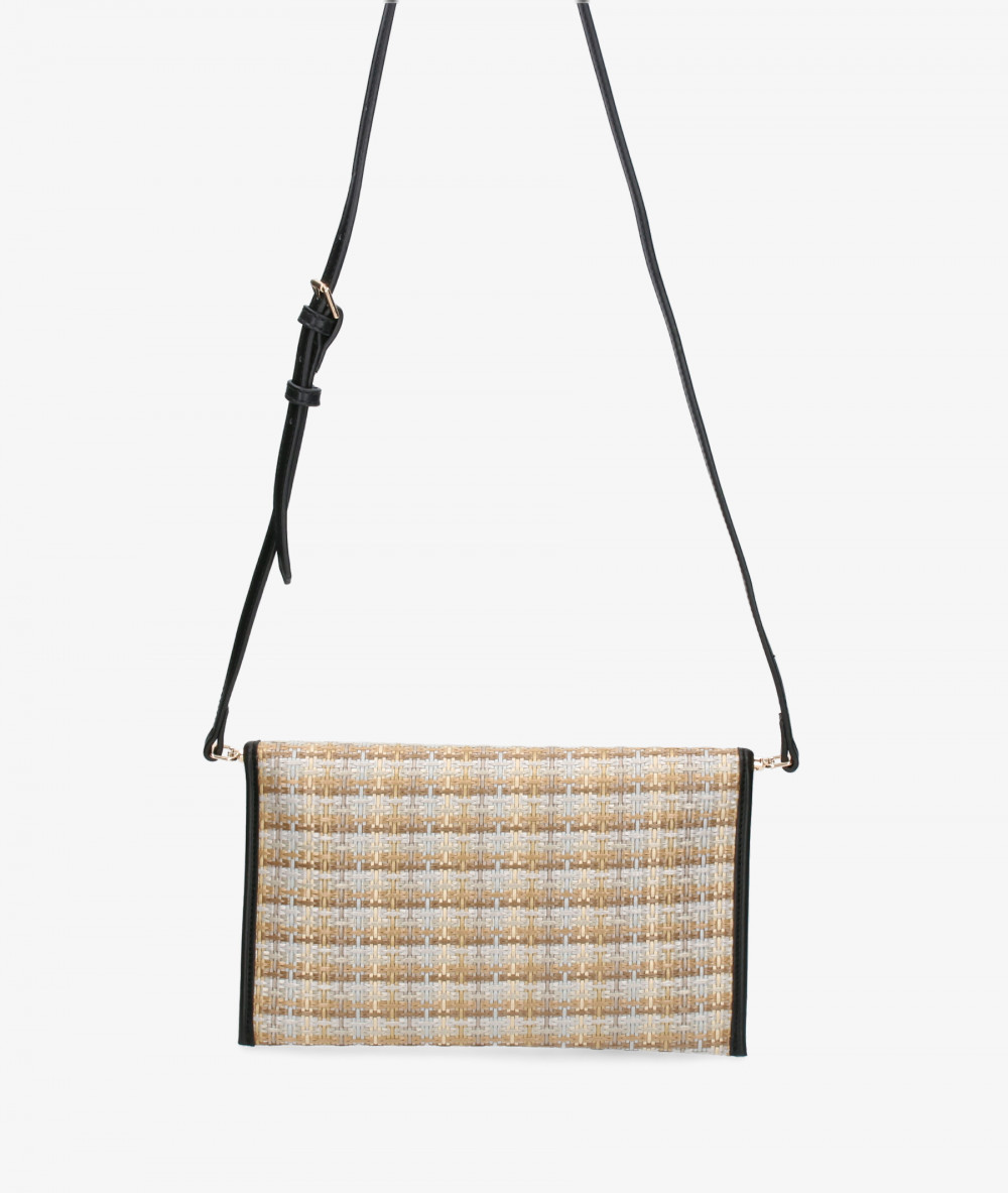 Elevate your look! Our Clutch bag collection a combination of design, quality and comfort for your daily outfits